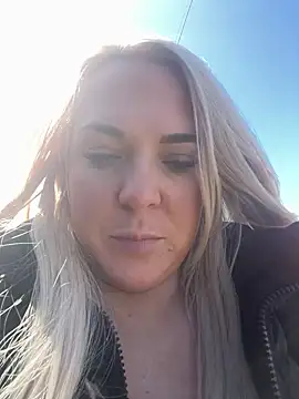 Snapshot of Bustyblondebabe32 chatting on 24, 4, 2026 Bustyblondebabe32 online show from 24, 4, 2026