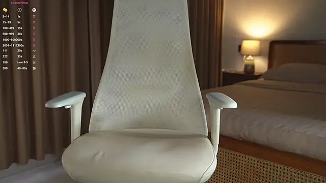 Snapshot of Vivian_cb chatting on 18, 10, 2025 Vivian cb online show from 18, 10, 2025