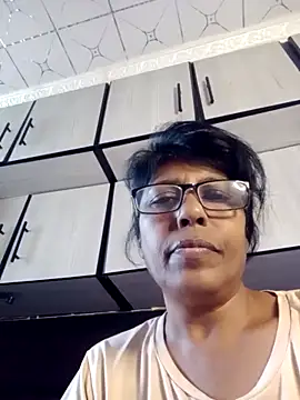 Snapshot of MsAttitude chatting on 4, 6, 2026 MsAttitude online show from 4, 6, 2026