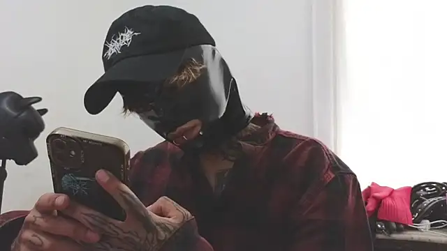 AcidMilo online show from 4, 3, 2025