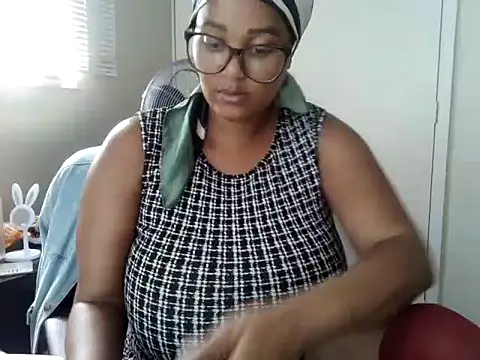 Snapshot of Charlie-Crawford chatting on 7, 5, 2026 Charlie-Crawford online show from 7, 5, 2026