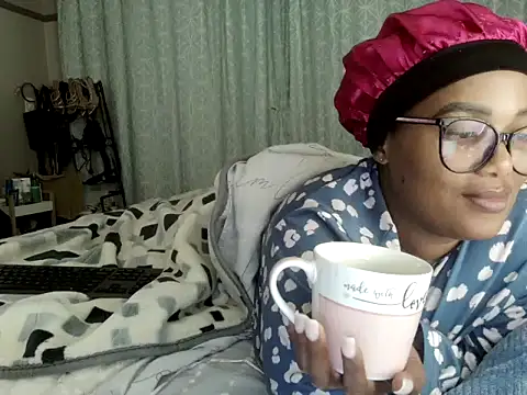 Snapshot of Charlie-Crawford chatting on 17, 5, 2026 Charlie-Crawford online show from 17, 5, 2026