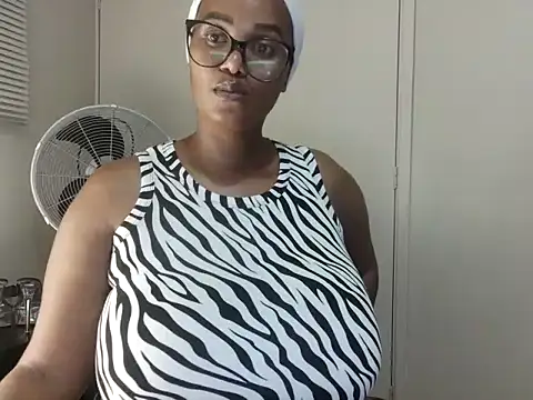 Snapshot of Charlie-Crawford chatting on 17, 5, 2026 Charlie-Crawford online show from 17, 5, 2026