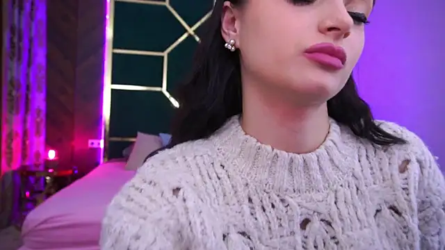 Snapshot of LittleeCutee chatting on 8, 12, 2024 LittleeCutee online show from 8, 12, 2024