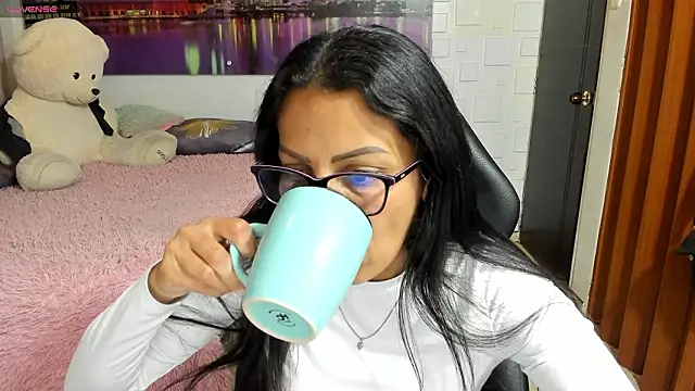 alma blue online show from 25, 3, 2026