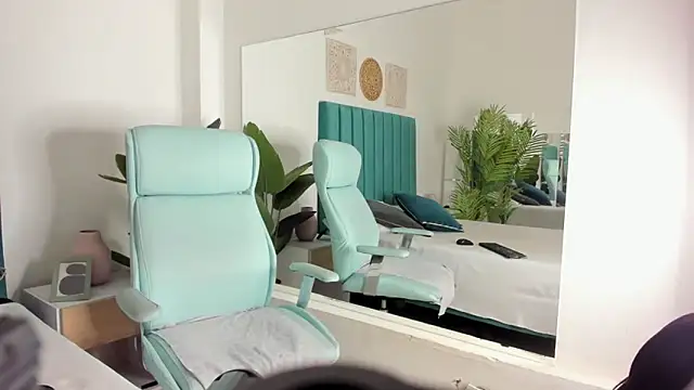 LiamCharlotte45 online show from 13, 3, 2025