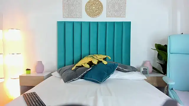 LiamCharlotte45 online show from 18, 3, 2025