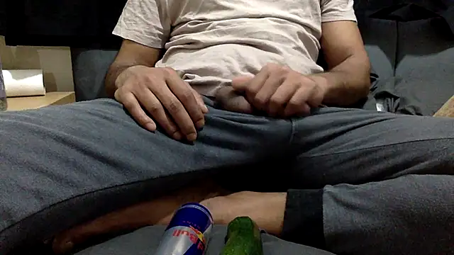Snapshot of CoolBiDude chatting on 2, 5, 2026 CoolBiDude online show from 2, 5, 2026