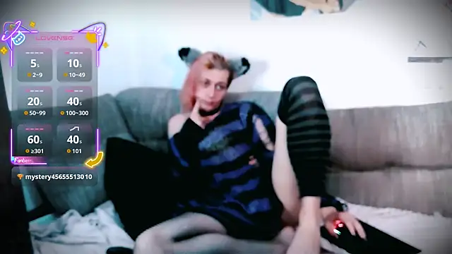 Littlepinkcat online show from 16, 10, 2025