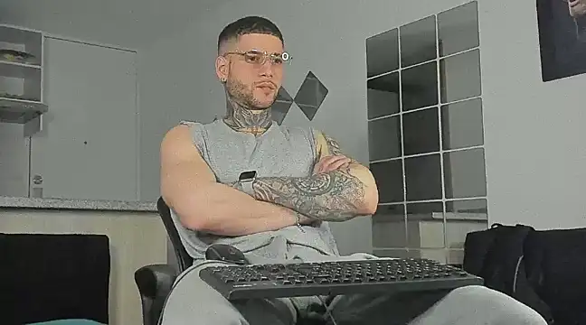 Snapshot of _jamesleandros1 chatting on 28, 12, 2024 jamesleandros1 online show from 28, 12, 2024