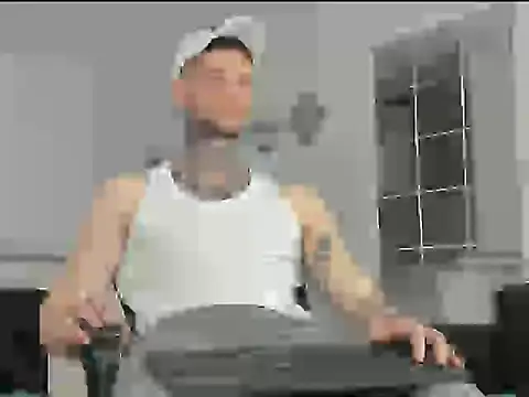 Snapshot of _jamesleandros1 chatting on 2, 1, 2025 jamesleandros1 online show from 2, 1, 2025