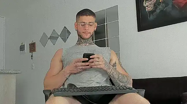 Snapshot of _jamesleandros1 chatting on 1, 3, 2025 jamesleandros1 online show from 1, 3, 2025