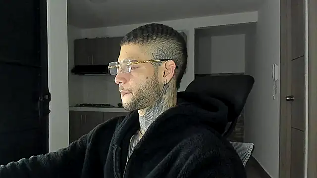 Snapshot of _jamesleandros1 chatting on 10, 9, 2025 jamesleandros1 online show from 10, 9, 2025