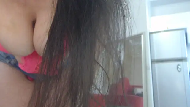 Snapshot of AnnaBellaLuckyXOXO chatting on 10, 3, 2025 AnnaBellaLuckyXOXO online show from 10, 3, 2025