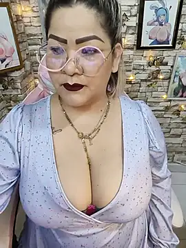 Dalessa Bigtits online show from 25, 5, 2026
