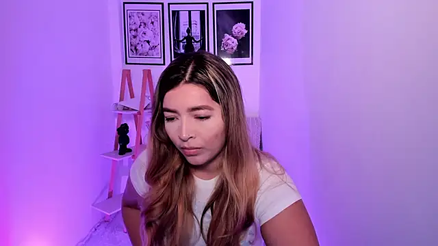 Snapshot of sofihill01 chatting on 7, 10, 2025 sofihill01 online show from 7, 10, 2025