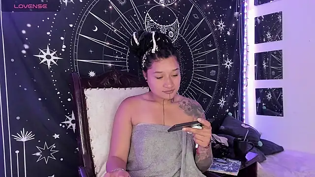 Eva Lee  online show from 30, 9, 2025