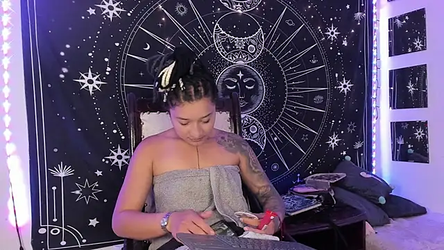 Eva Lee  online show from 1, 10, 2025