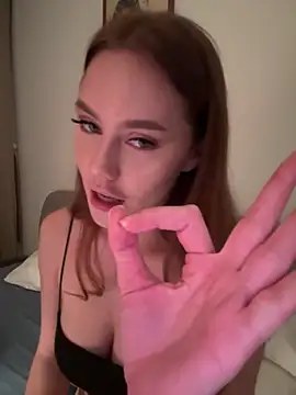 Snapshot of Meow_Sophie chatting on 21, 9, 2025 Meow Sophie online show from 21, 9, 2025