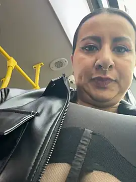 Abril Luv online show from 13, 2, 2026