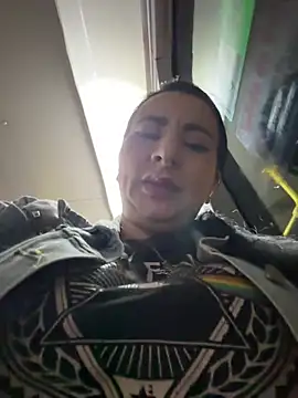 Abril Luv online show from 26, 2, 2026