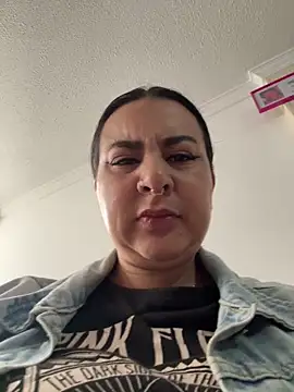 Abril Luv online show from 23, 3, 2026