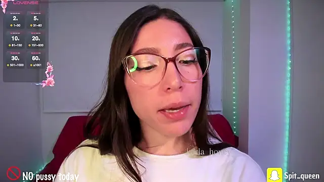 Snapshot of Spit_queen chatting on 15, 11, 2025 Spit queen online show from 15, 11, 2025