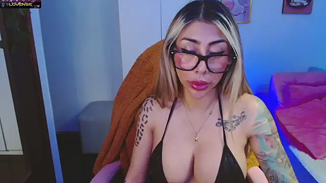 Snapshot of Martina_Dash chatting on 20, 3, 2025 Martina Dash online show from 20, 3, 2025