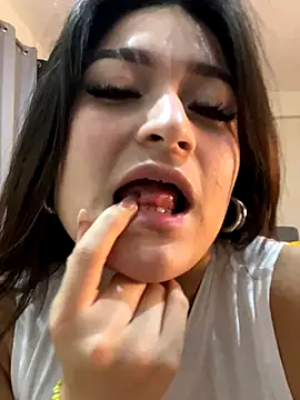 Snapshot of LuceroRm chatting on 21, 9, 2025 LuceroRm online show from 21, 9, 2025