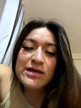 Snapshot of LuceroRm chatting on 18, 12, 2025 LuceroRm online show from 18, 12, 2025