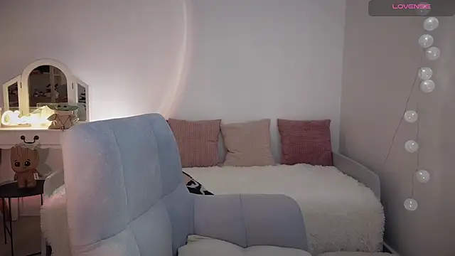 ImKeira online show from 4, 10, 2025