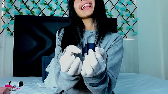 Snapshot of EmmaWilliamss chatting on 9, 1, 2025 EmmaWilliamss online show from 9, 1, 2025