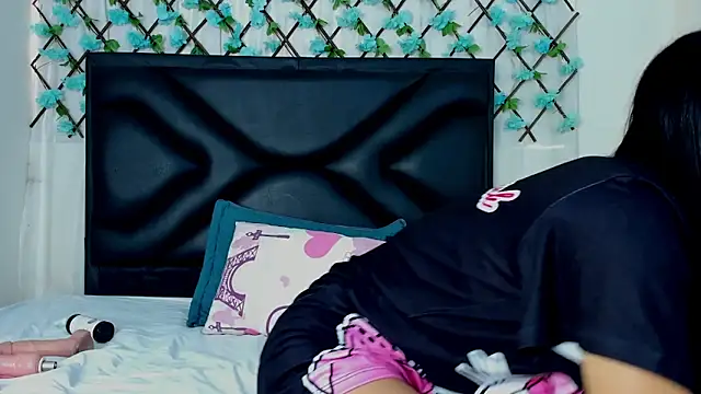 Snapshot of EmmaWilliamss chatting on 17, 1, 2025 EmmaWilliamss online show from 17, 1, 2025