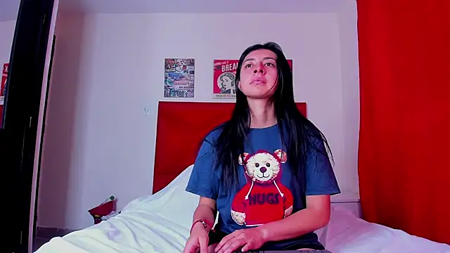 Snapshot of EmmaWilliamss chatting on 21, 1, 2025 EmmaWilliamss online show from 21, 1, 2025