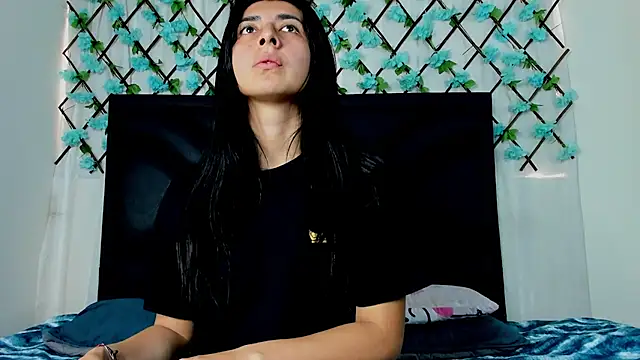 Snapshot of EmmaWilliamss chatting on 22, 1, 2025 EmmaWilliamss online show from 22, 1, 2025