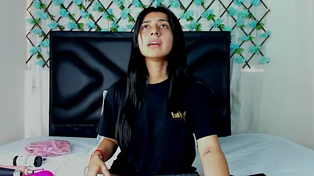 Snapshot of EmmaWilliamss chatting on 3, 2, 2025 EmmaWilliamss online show from 3, 2, 2025