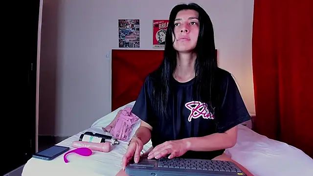 Snapshot of EmmaWilliamss chatting on 5, 2, 2025 EmmaWilliamss online show from 5, 2, 2025