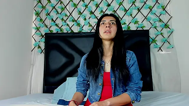 Snapshot of EmmaWilliamss chatting on 8, 2, 2025 EmmaWilliamss online show from 8, 2, 2025