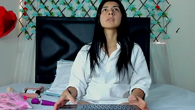 Snapshot of EmmaWilliamss chatting on 23, 2, 2025 EmmaWilliamss online show from 23, 2, 2025