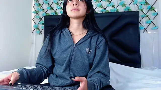 Snapshot of EmmaWilliamss chatting on 30, 9, 2025 EmmaWilliamss online show from 30, 9, 2025