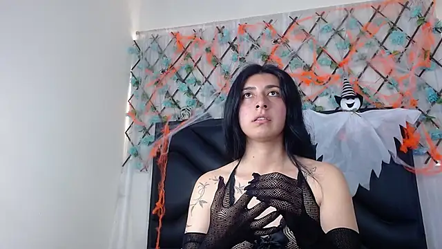 Snapshot of EmmaWilliamss chatting on 2, 11, 2025 EmmaWilliamss online show from 2, 11, 2025