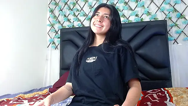 Snapshot of EmmaWilliamss chatting on 4, 12, 2025 EmmaWilliamss online show from 4, 12, 2025