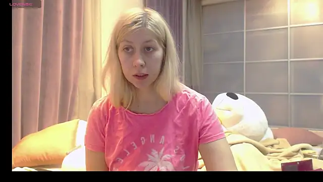 KyliePag online show from 24, 1, 2025
