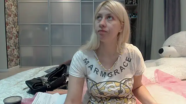 KyliePag online show from 17, 12, 2025