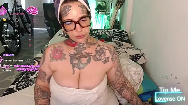 VampGirl1 online show from 15, 4, 2026
