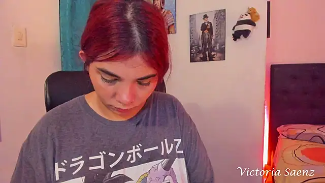 victoriaasaenz  online show from 5, 1, 2025