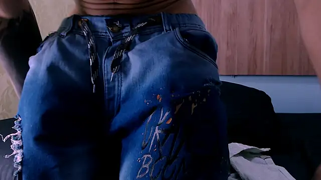 AlbertBernal69 online show from 3, 2, 2025