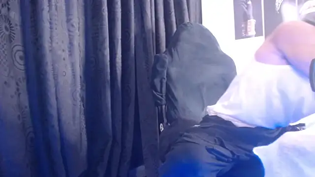 AlbertBernal69 online show from 19, 10, 2025