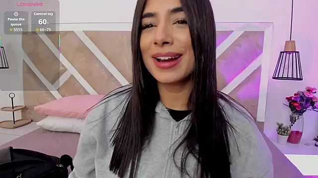 ZiaCalifa online show from 22, 7, 2026