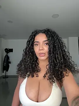 Snapshot of Mariecurl chatting on 15, 5, 2026 Mariecurl online show from 15, 5, 2026